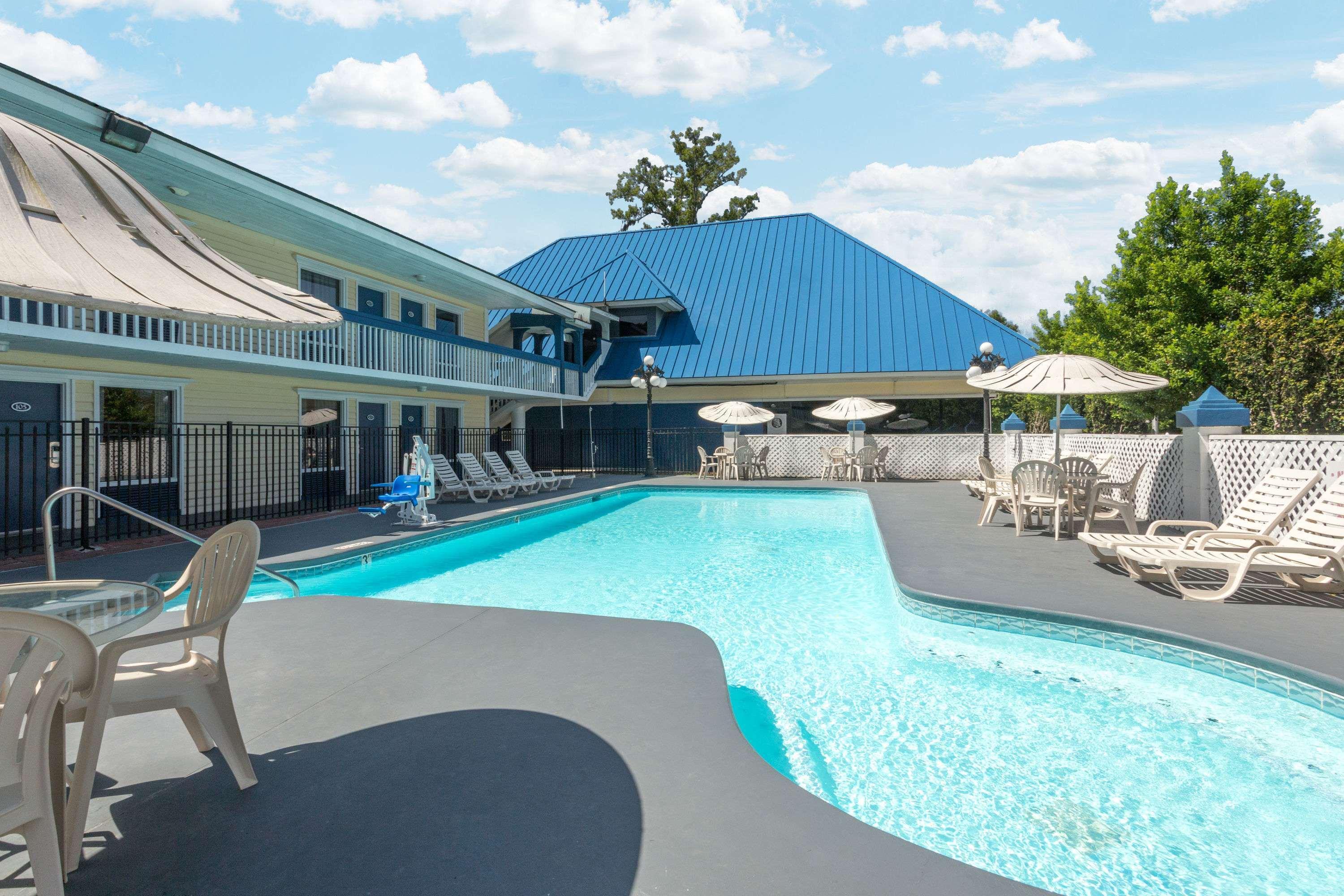 Days Inn By Wyndham Savannah Airport Exterior foto