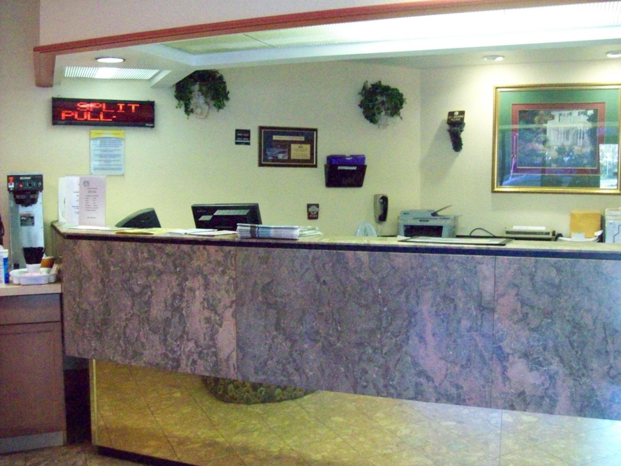 Days Inn By Wyndham Savannah Airport Exterior foto